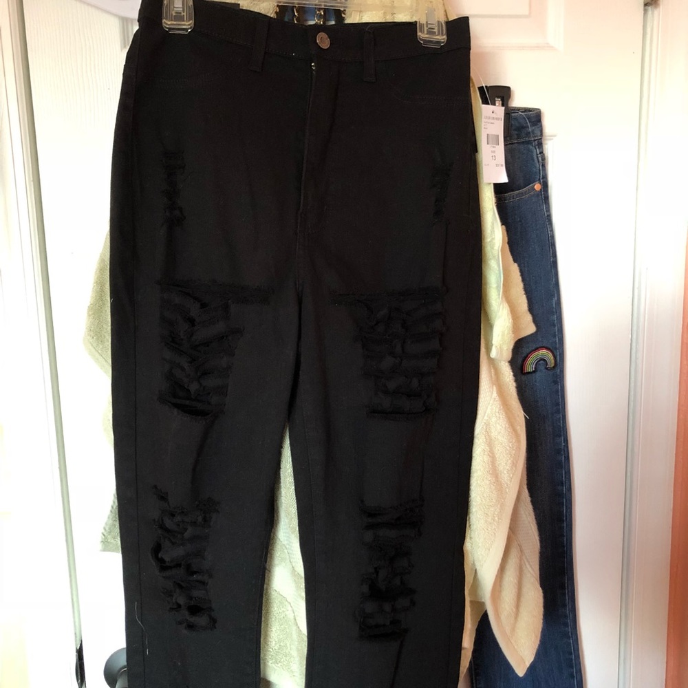 Fashion Nova ripped jeans size 13!